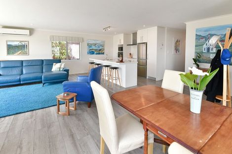 Photo of property in 1333 Whangaparaoa Road, Army Bay, Whangaparaoa, 0930