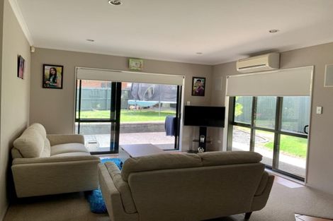 Photo of property in 225 Hill Road, The Gardens, Auckland, 2105