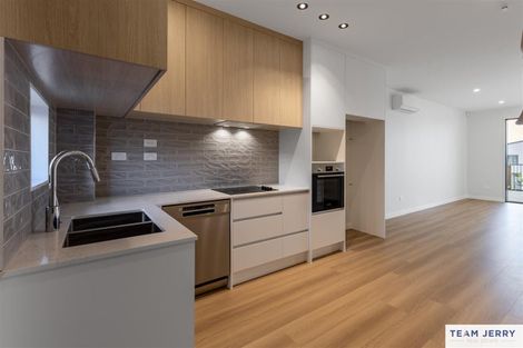 Photo of property in 31 Kuaha Road, Massey, Auckland, 0614