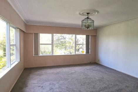 Photo of property in 13 Easton Park Parade, Glenfield, Auckland, 0629