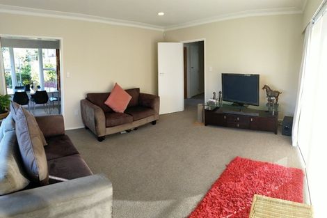 Photo of property in 6 Ross Place, Opaheke, Papakura, 2113