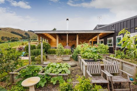 Photo of property in 165 Albert Road, Tokomaru, Palmerston North, 4474