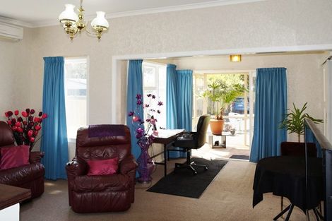 Photo of property in 60 Wilsons Road, Saint Martins, Christchurch, 8022