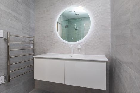 Photo of property in 94 Avondale Road, Avondale, Christchurch, 8061