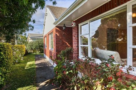 Photo of property in 21 Colin Grove, Hutt Central, Lower Hutt, 5010