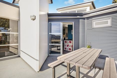 Photo of property in 121a Wexford Road, Miramar, Wellington, 6022