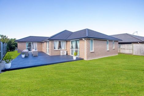 Photo of property in 15 Chalgrove Road, Huntington, Hamilton, 3210