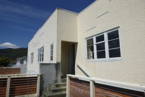 Photo of property in 73 Whites Line East, Waiwhetu, Lower Hutt, 5010