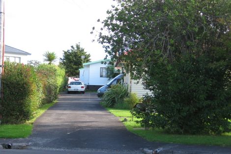 Photo of property in 1/1 Glenvil Lane, Te Atatu Peninsula, Auckland, 0610