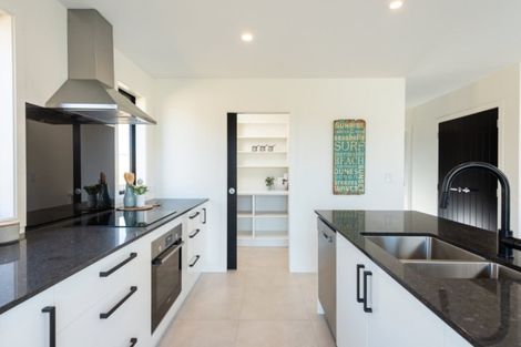 Photo of property in 1 Furlong Road, Papamoa, 3118