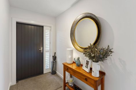 Photo of property in 53 Waipunahau Road, Waikanae, 5036