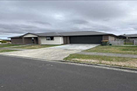 Photo of property in 8 Waltham Place, Rototuna North, Hamilton, 3210