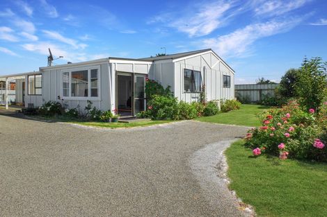 Photo of property in 8a Holben Parade, Foxton Beach, Foxton, 4815