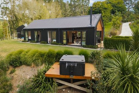 Photo of property in 685 Inland Road, Helensville, 0875