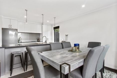 Photo of property in 17 Old Wairoa Road, Papakura, 2110