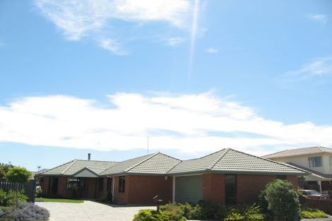 Photo of property in 8 Orlando Crescent, Waimairi Beach, Christchurch, 8083