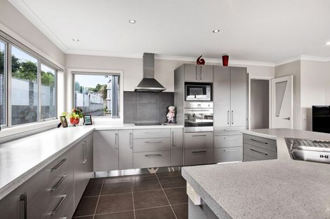 Photo of property in 4a Marchant Place, Westown, New Plymouth, 4310