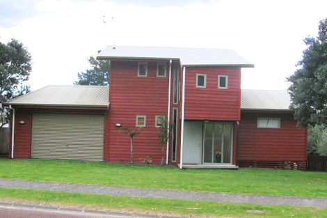 Photo of property in 57 Pauanui Beach Road, Pauanui, Hikuai, 3579