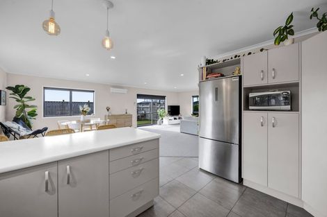 Photo of property in 4 James Drive, Bell Block, New Plymouth, 4312
