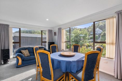 Photo of property in 5 Amelia Crescent, Waikawa, Picton, 7220