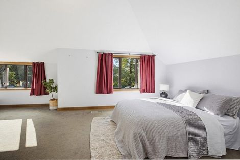 Photo of property in 8 Furneaux Grove, Whitby, Porirua, 5024