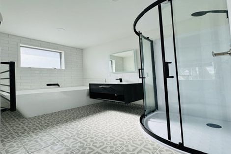 Photo of property in 58 Grimseys Road, Redwood, Christchurch, 8051