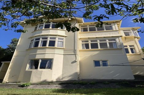 Photo of property in 9 Waiteata Road, Kelburn, Wellington, 6012