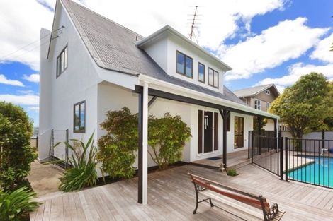 Photo of property in 68 Kahu Road, Paremata, Porirua, 5024