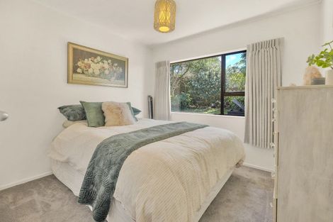 Photo of property in 1/1 Pickwick Parade, Mellons Bay, Auckland, 2014