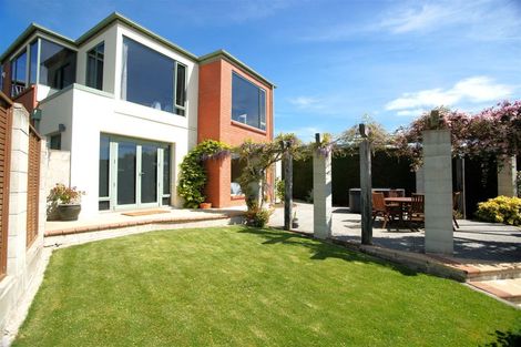 Photo of property in 262a Mount Pleasant Road, Mount Pleasant, Christchurch, 8081