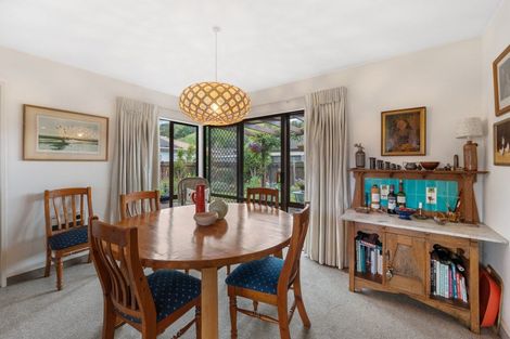 Photo of property in 2 Webb Place, Taradale, Napier, 4112