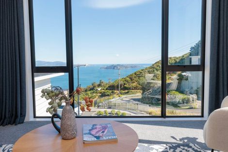 Photo of property in 46 Domett Street, Newlands, Wellington, 6037