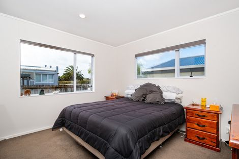 Photo of property in 8b Ascot Avenue, Henderson, Auckland, 0610