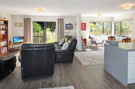 Photo of property in 25 Cousins Avenue East, Foxton Beach, Foxton, 4815