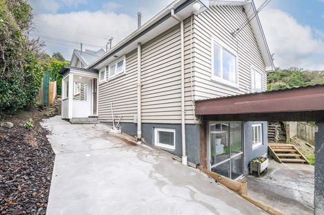 Photo of property in 119 Ruskin Road, Newlands, Wellington, 6037