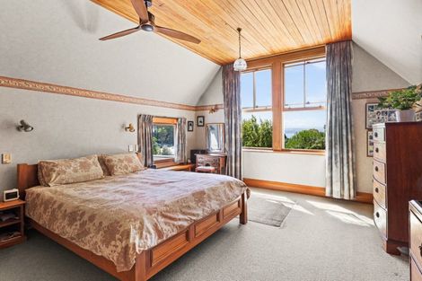 Photo of property in 43 Napier Terrace, Hospital Hill, Napier, 4110