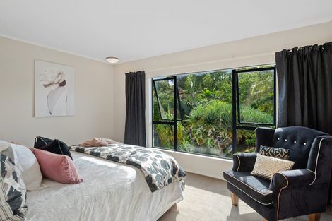 Photo of property in 6 Odin Place, Beach Haven, Auckland, 0626