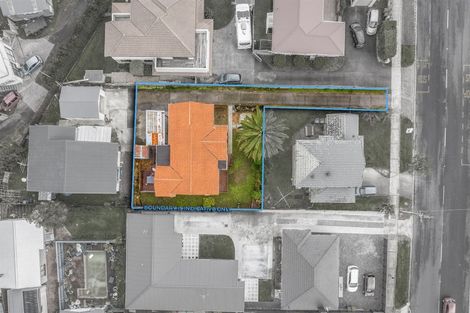 Photo of property in 60a Waimumu Road, Massey, Auckland, 0614