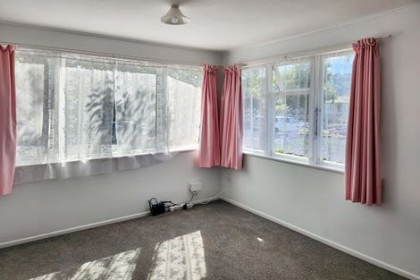 Photo of property in 40 Oregon Drive, Maoribank, Upper Hutt, 5018