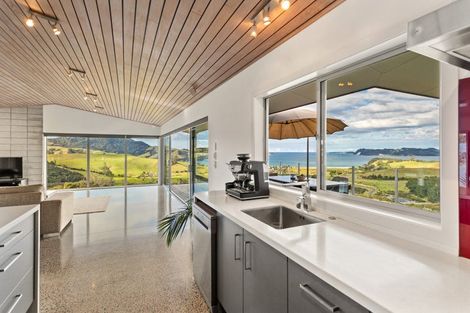 Photo of property in 152 Centennial Drive, Whitianga, 3510