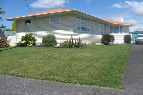 Photo of property in 2 Borlase Place, Aramoho, Whanganui, 4500