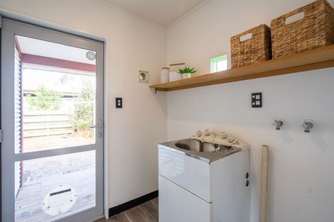 Photo of property in 52 Rutherford Drive, Waikanae Beach, Waikanae, 5036