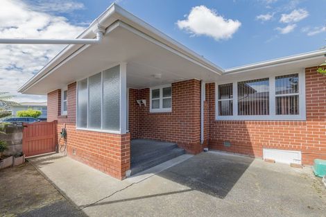 Photo of property in 611 Queen Street East, Levin, 5510