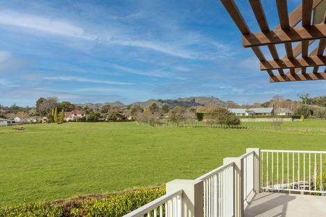 Photo of property in Stapleford Park, 153a Middle Road, Havelock North, 4130