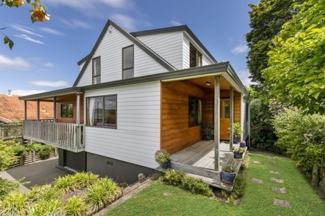 Photo of property in 2 Grand Vue Road, Kawaha Point, Rotorua, 3010