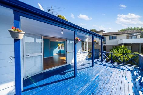 Photo of property in 13 Trias Road, Totara Vale, Auckland, 0629