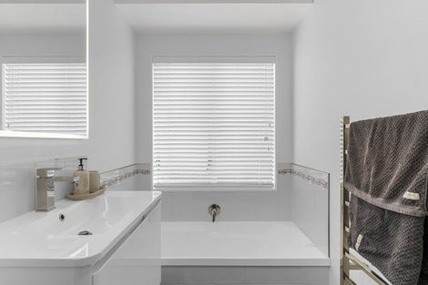 Photo of property in 29 Mcleod Place, Papamoa Beach, Papamoa, 3118