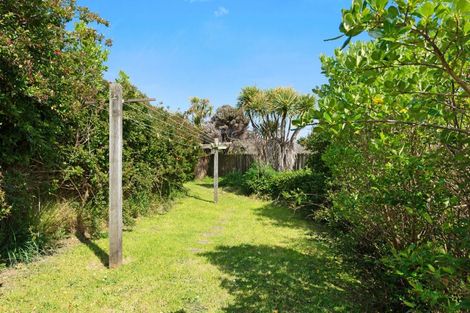 Photo of property in 38 Sidlaw Street, Strathmore Park, Wellington, 6022