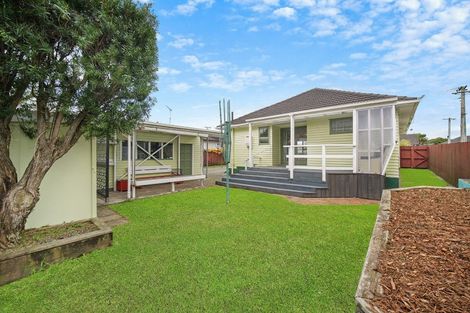 Photo of property in 1/7 Sunburst Street, Papakura, 2110