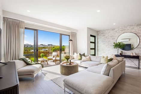 Photo of property in 10 Arran Point Parade, Orewa, 0931